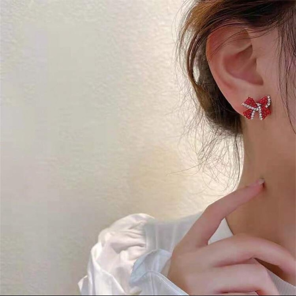 Elegant Red Bow Earrings - Picture 4 of 4